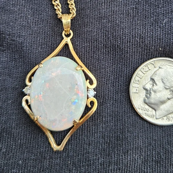 14k Opal And Diamond Chip Pendant - Picture 3 of 9